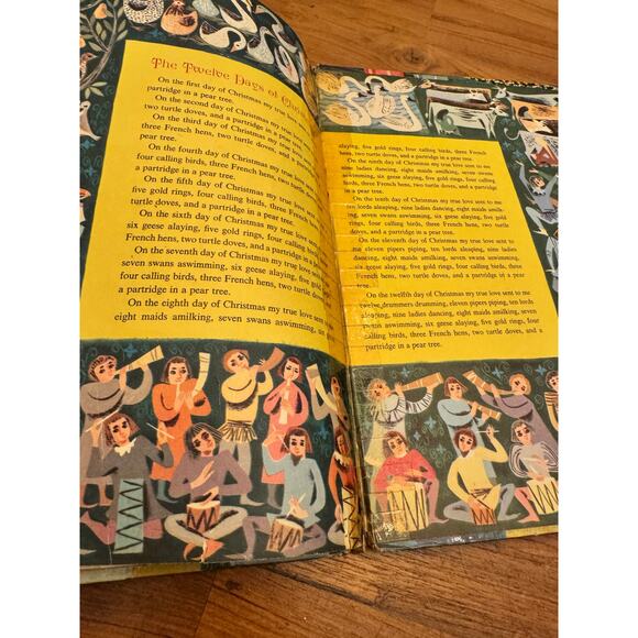 VINTAGE 1953 THE BIG TREASURE BOOK OF CHRISTMAS - Picture 8 of 13